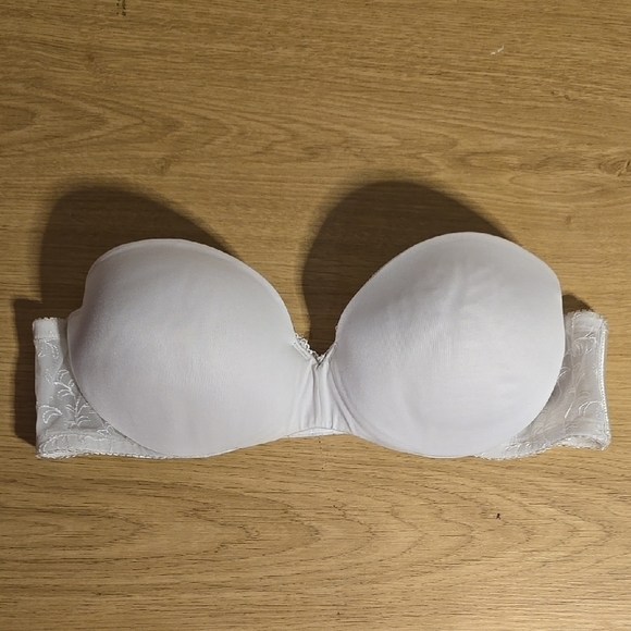 Lily of France White Underwire Strapless Bra with Molded Cups - Picture 1 of 3